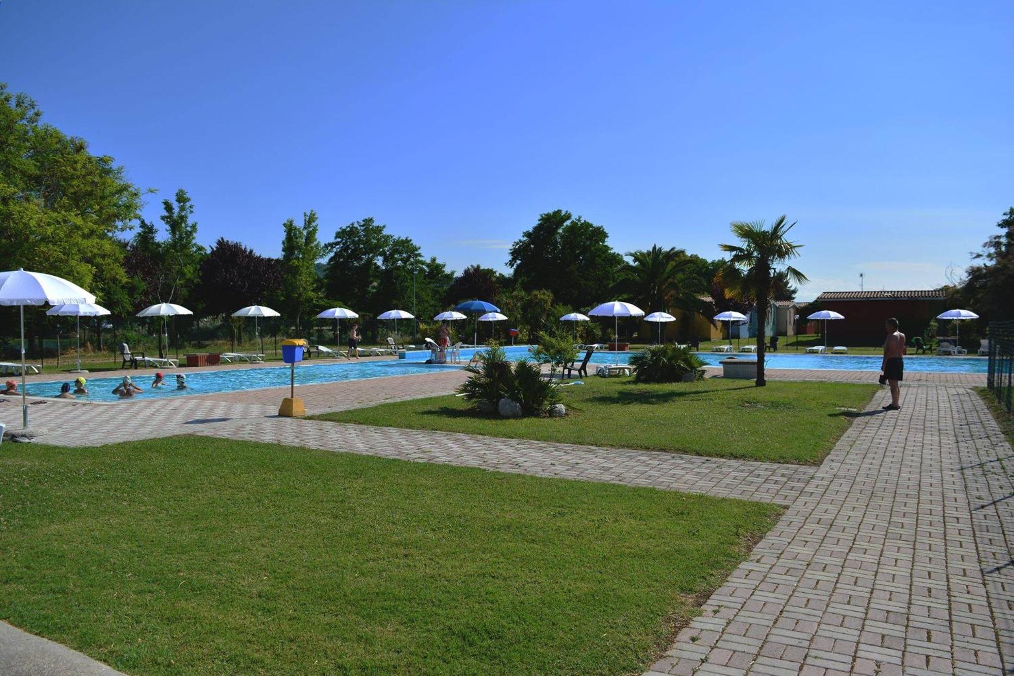 Centro Vacanze - Garden River Altidona Bagian luar foto